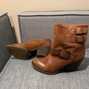 Lucky Brand Soft leather booties sz9